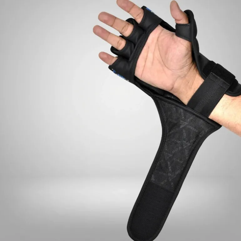 RDX F-17 Aura Plus Grappling Gloves